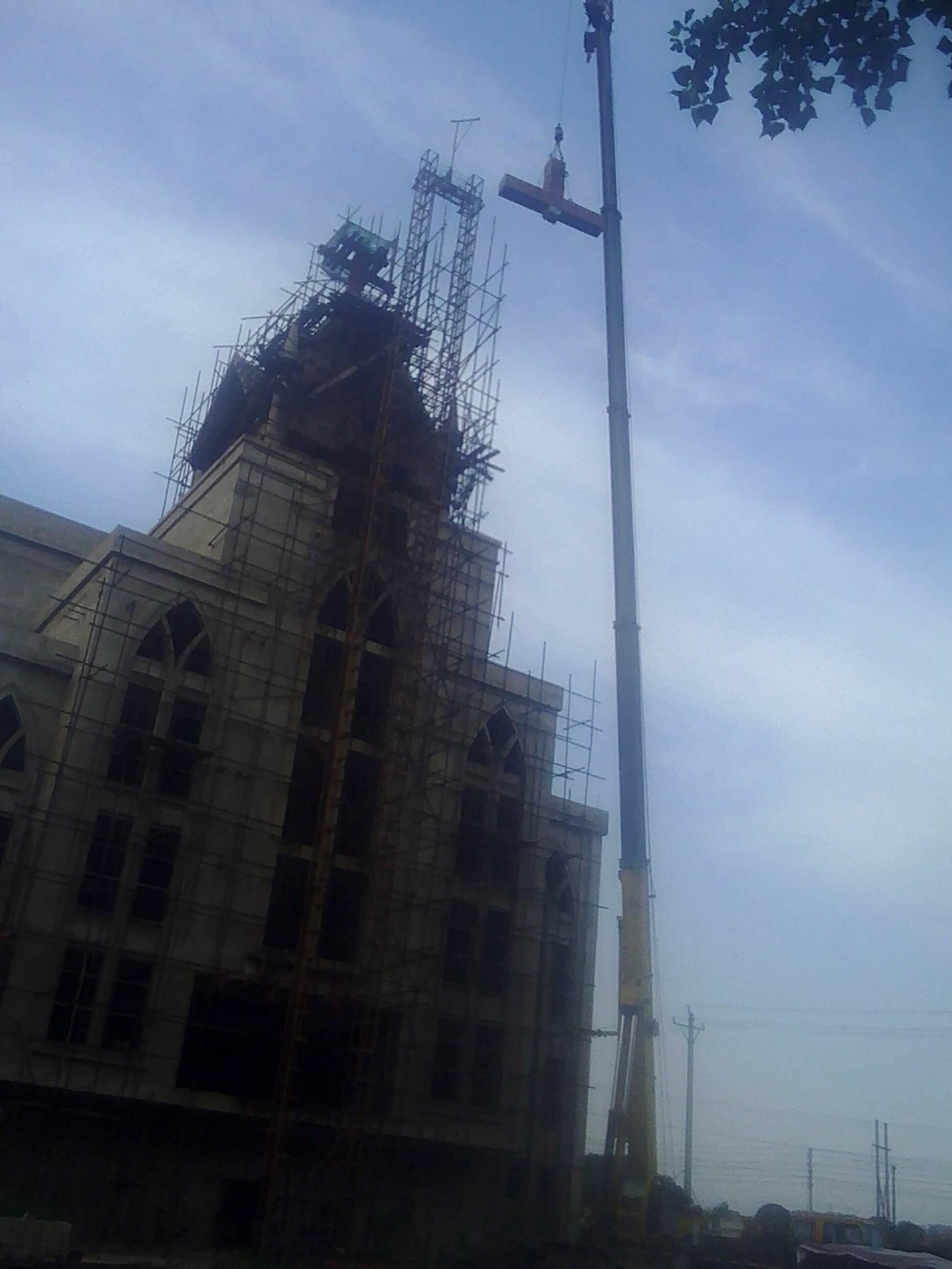 河南省安阳市龙安区申家岗教堂被强拆十字架 4