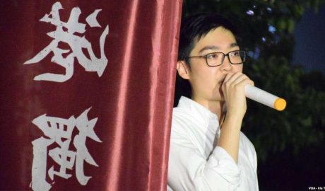 中国外交部插手香港外国记协活动，阻止演讲
