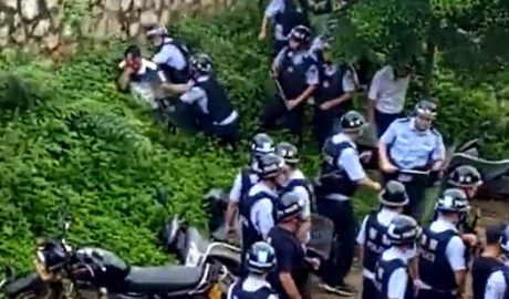 广西爆发警民冲突公安射塑弹镇压