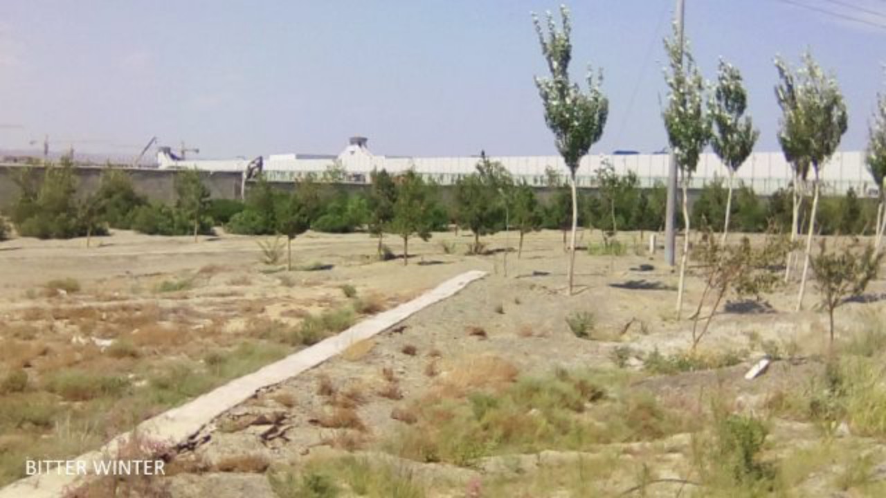 新疆当局正紧急建造地下大型监狱