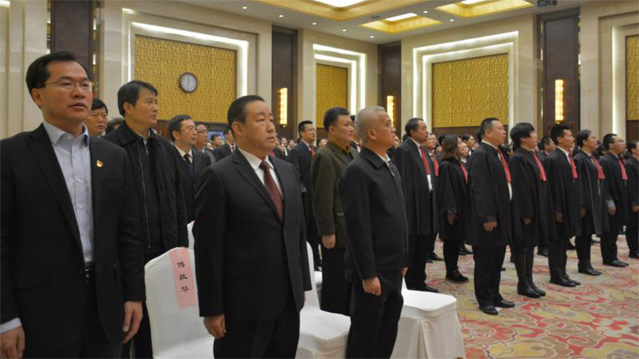 中国十万律师被要求集体宣誓