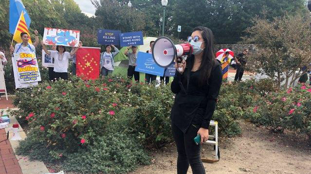 2019年9月29号，在中国驻美国首都华盛顿的大使馆门前，举行了“反对赤纳粹、声援自由香港集会”。