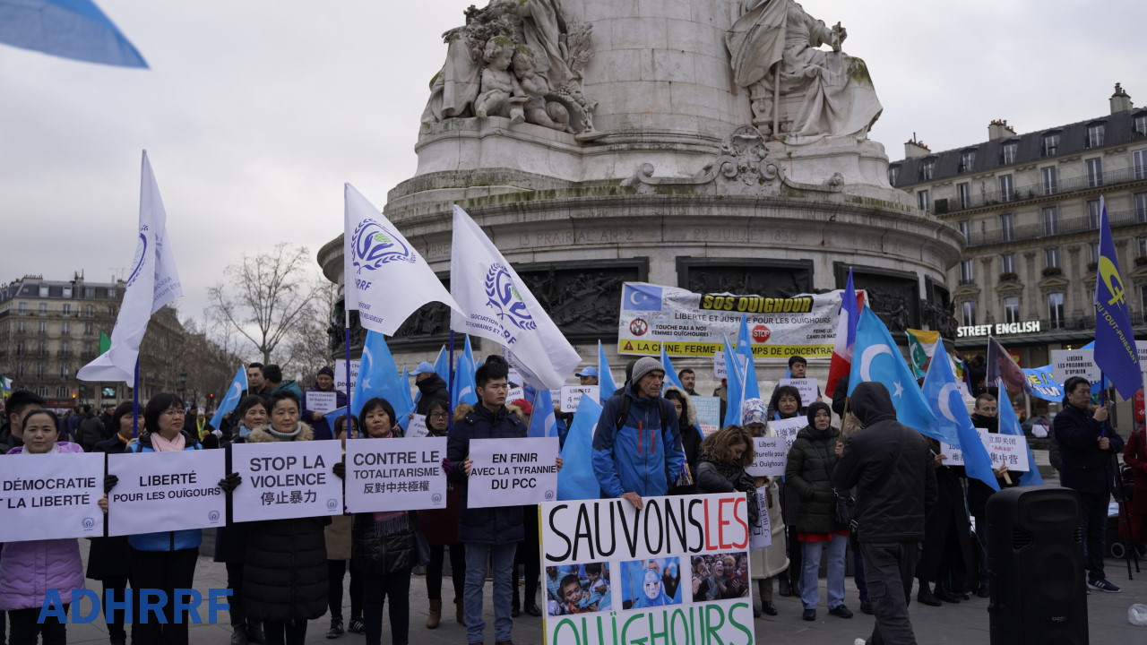 巴黎多团体在共和广场集会声援维吾尔人