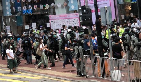 27日，部分港民在铜锣湾二度抗议国安法