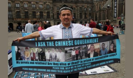 海外的维吾尔人在问：「我的亲人在哪里？」